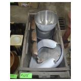 VINTAGE ENAMEL BEDPAN, CAST-RITE ALUMINUM POT, >>>