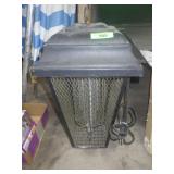 BUG ZAPPER - TRUNS ON
