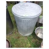 VINTAGE GALVANIZED TRASH CAN ( NO HANDLE ON LID)