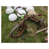 VINTAGE YARD ART TRICYCLE- (FRONT WHEEL NOT >>>>