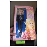 VINTAGE NRFB DOLLY PARTON DOLL 11 1/2" POSEABLE