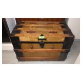 VINTAGE WOODEN TRUNK **BRING HELP** 32 x 18 x 22