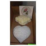 2 CERAMIC COVERED DISHES (CUPID - ITALY), TELLER>>