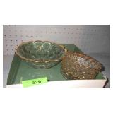 VINTAGE SALAD BOWL SET W/ GOLD TRIM