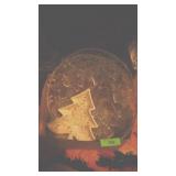 2 GLASS CHRISTMAS PLATTERS & 1 CERAMIC CHRISTMAS>>