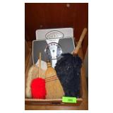 2 HEALTH-O-METER SCALES (1 VINTAGE), WHISK BROOM>>