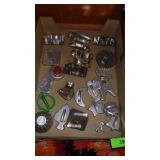 ASST VTG COOKIE CUTTERS & JELLO MOLD