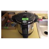 FARBERWARE PRESSURE COOKER (TURNS ON)