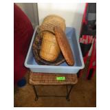 WICKER TOP TABLE (W/ DAMAGE-SEE PICS) 16 x 23 x18>