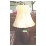 VINTAGE CERAMIC WOVEN BASKET LAMP, SEAL GUT? LAMP>