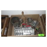 VINTGE ICE TRAYS, SIFTERS, JUICER, MEASURING CUPS>