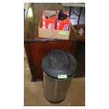 TRASH CAN (NO FOOT PEDAL) & HEFTY BAGS