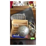 KEY & LETTER HOLDER, STRAINER, COOKIE SHEETS>>>
