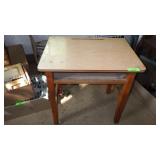 SCHOOL DESK 24 x 18 x 24