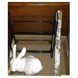 CERAMIC RABBIT, METAL SHELF (NEEDS GLASS SHELVES)>