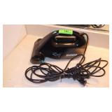EUREKA STEP SAVER HAND VAC - TURNS ON