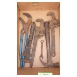VTG WRENCHES & HAMMER