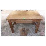 VINTAGE ARTS & CRAFTS LIBRARY TABLE (NEEDS BOLTS>>