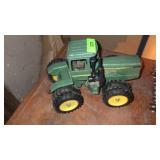VINTAGE ERTL JOHN DEERE DIE CAST TRACTOR