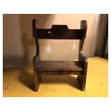 DOLL CHAIR