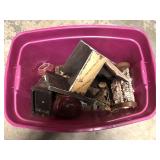 TOTE FULL OF PRIMITIVES