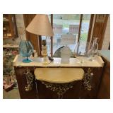 LAMP, GLASSWARE AND WALL DECOR