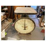ANTIQUE SCALE