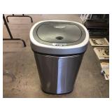 AUTOMATIC GARBAGE BIN AUTOMATIC GARBAGE BIN