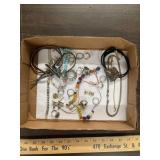 Assorted jewelry some silver