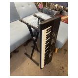 Keyboard and stand no chord
