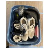 Sports shoes