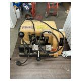 Key cutting machine