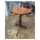 Pedestal stand