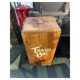 Trash bin