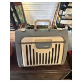 Pet carrier
