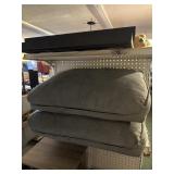 2 cushions