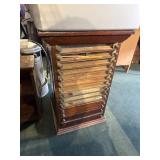 Thread cabinet