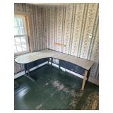 Corner desk