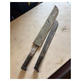 2 machetes