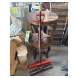 Shovel and push broom