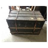 ANTIQUE TRUNK
