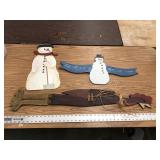 PAINTED WOOD WALL HANGERS