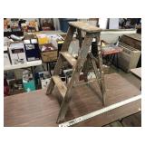 STEP LADDER