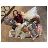 LOT OF DOLLS
