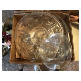 BOX OF GLASSWARE
