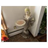 WOMAN STATUE