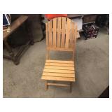 FOLDING WOOD CHAIR