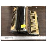 HOHNER ACCORDIAN