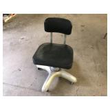 VINTAGE INDUSTRIAL CHAIR