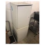 2 LOCKING CABINETS WITH KEY